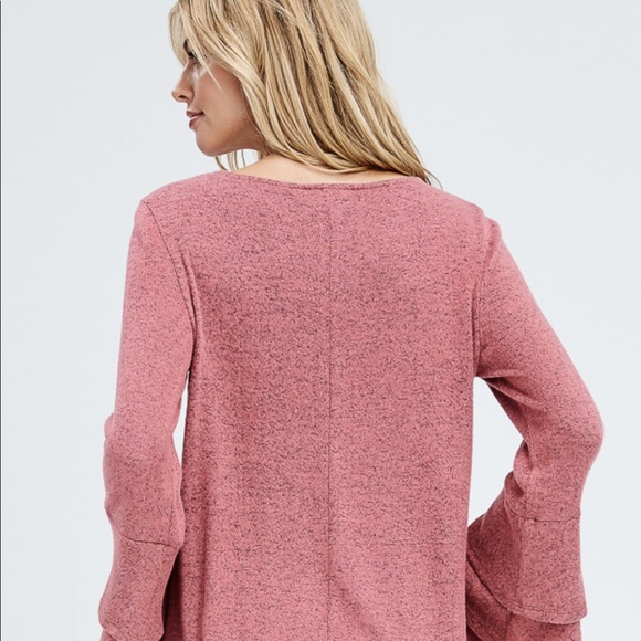 ❗️LAST ONE ❗️ XL Tiered Bell Sleeve Knit Sweater - Picture 5 of 5